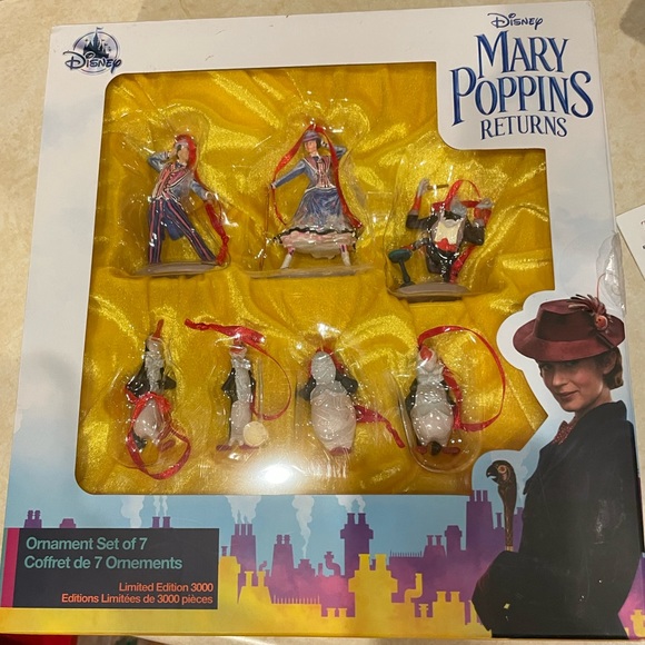 Disney Holiday Disney Mary Poppins Returns Sketchbook Ornament Set